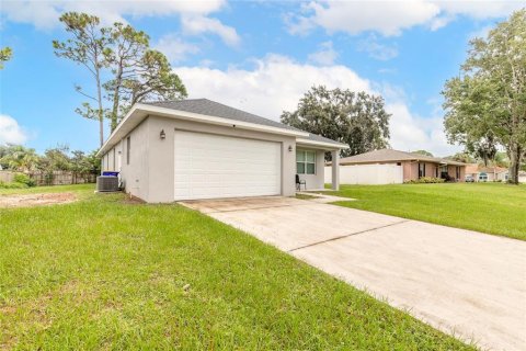 Villa ou maison à vendre à Edgewater, Floride: 3 chambres, 156.35 m2 № 2411450 - photo 16