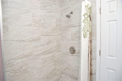 House in Port St. Lucie, Florida 3 bedrooms, 98.1 sq.m. № 1921565 - photo 8