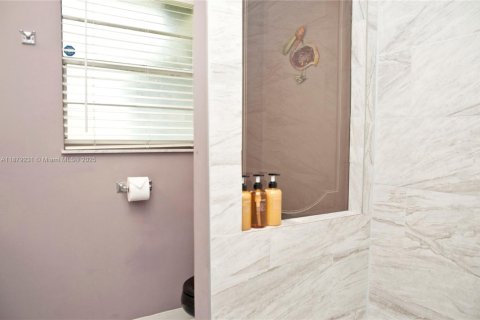 House in Port St. Lucie, Florida 3 bedrooms, 98.1 sq.m. № 1921565 - photo 7