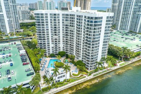 Condominio en venta en Aventura, Florida, 2 dormitorios, 106.84 m2 № 2006064 - foto 23