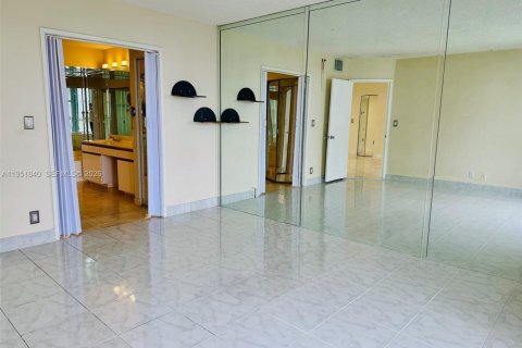 Condominio en venta en Aventura, Florida, 2 dormitorios, 106.84 m2 № 2006064 - foto 7