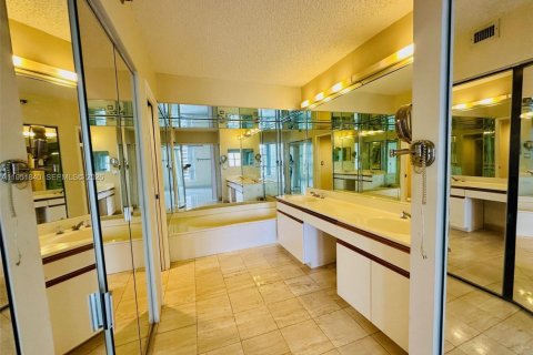 Condominio en venta en Aventura, Florida, 2 dormitorios, 106.84 m2 № 2006064 - foto 9