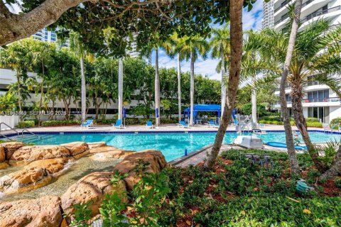 Condominio en venta en Aventura, Florida, 2 dormitorios, 106.84 m2 № 2006064 - foto 20