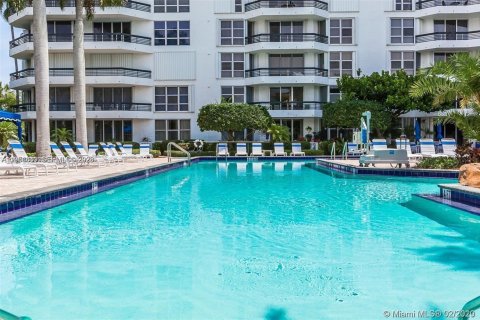 Condominio en venta en Aventura, Florida, 2 dormitorios, 106.84 m2 № 2006064 - foto 18