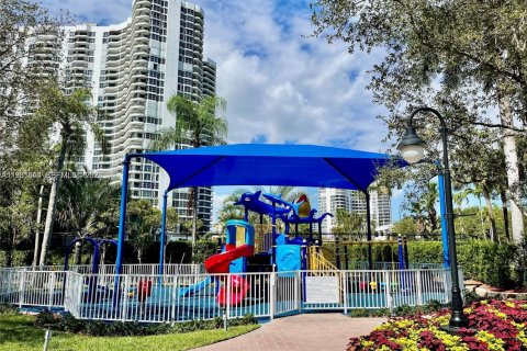 Condominio en venta en Aventura, Florida, 2 dormitorios, 106.84 m2 № 2006064 - foto 28