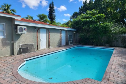 Villa ou maison à louer à Coral Springs, Floride: 2 chambres, 182.92 m2 № 2076453 - photo 17