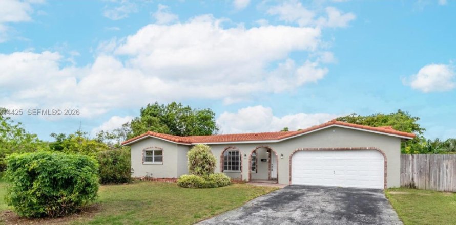 Villa ou maison à Coral Springs, Floride 2 chambres, 182.92 m2 № 2076453