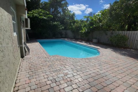 Villa ou maison à louer à Coral Springs, Floride: 2 chambres, 182.92 m2 № 2076453 - photo 16