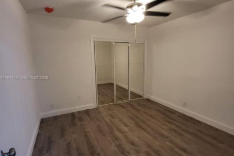 Villa ou maison à louer à Coral Springs, Floride: 2 chambres, 182.92 m2 № 2076453 - photo 6