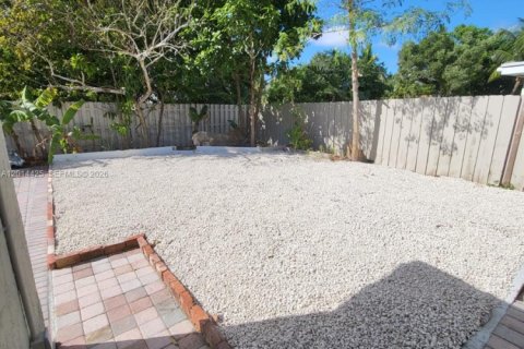 Villa ou maison à louer à Coral Springs, Floride: 2 chambres, 182.92 m2 № 2076453 - photo 14