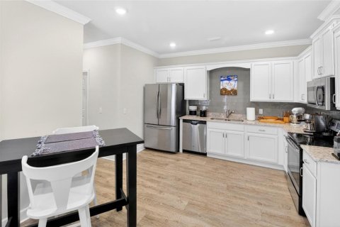 Townhouse in Gainesville, Florida 3 bedrooms, 159.7 sq.m. № 2157759 - photo 20