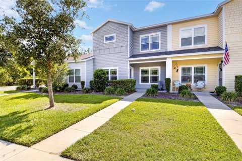 Townhouse in Gainesville, Florida 3 bedrooms, 159.7 sq.m. № 2157759 - photo 2