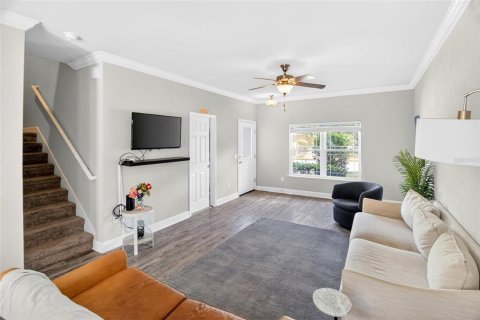 Townhouse in Gainesville, Florida 3 bedrooms, 159.7 sq.m. № 2157759 - photo 8
