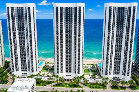 Condo à Sunny Isles Beach, Floride, 2 chambres  № 2186124