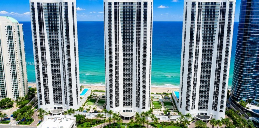 Condo à Sunny Isles Beach, Floride, 2 chambres  № 2186124