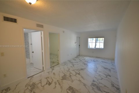 Condo in Homestead, Florida, 2 bedrooms  № 1868647 - photo 5