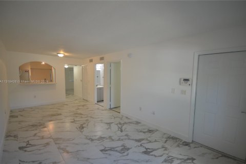 Condo in Homestead, Florida, 2 bedrooms  № 1868647 - photo 4