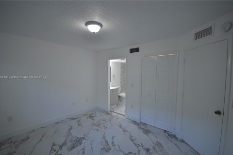 Condo in Homestead, Florida, 2 bedrooms  № 1868647 - photo 18