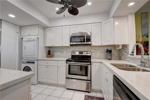 Condo in Lauderdale-by-the-Sea, Florida, 2 bedrooms  № 2261480 - photo 6