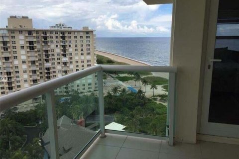 Condo in Lauderdale-by-the-Sea, Florida, 2 bedrooms  № 2261480 - photo 15