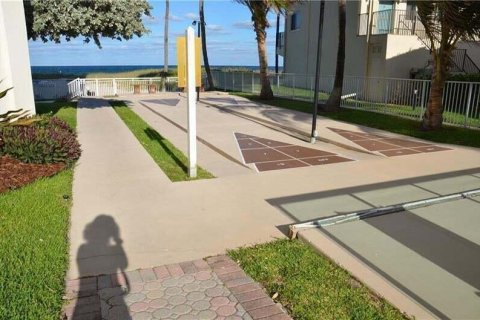 Condo in Lauderdale-by-the-Sea, Florida, 2 bedrooms  № 2261480 - photo 19