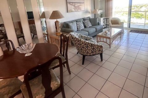 Condo in Lauderdale-by-the-Sea, Florida, 2 bedrooms  № 2261480 - photo 7