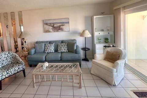 Condo in Lauderdale-by-the-Sea, Florida, 2 bedrooms  № 2261480 - photo 8