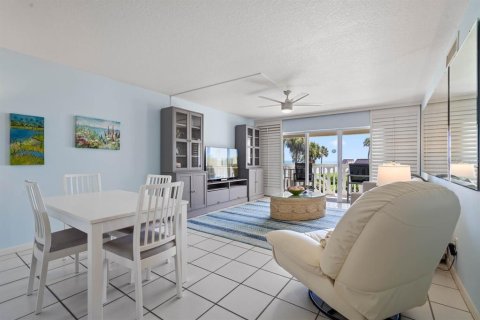 Condominio en alquiler en New Smyrna Beach, Florida, 2 dormitorios, 97.08 m2 № 1564572 - foto 5