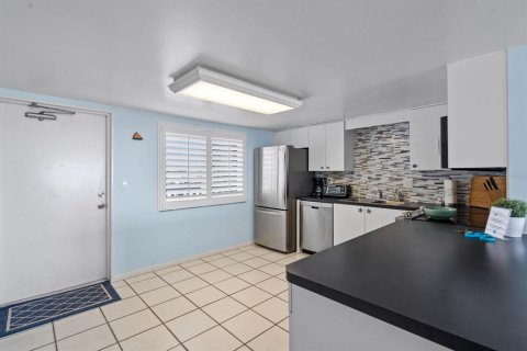Condominio en alquiler en New Smyrna Beach, Florida, 2 dormitorios, 97.08 m2 № 1564572 - foto 6