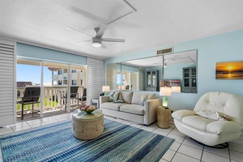 Condominio en alquiler en New Smyrna Beach, Florida, 2 dormitorios, 97.08 m2 № 1564572 - foto 3
