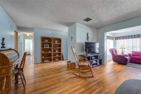 Condo in Port Richey, Florida, 2 bedrooms № 2113270 - photo 5