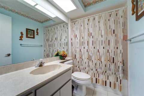 Condo in Port Richey, Florida, 2 bedrooms № 2113270 - photo 15