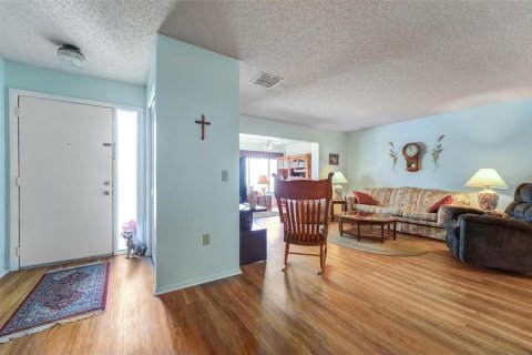 Condo in Port Richey, Florida, 2 bedrooms № 2113270 - photo 3