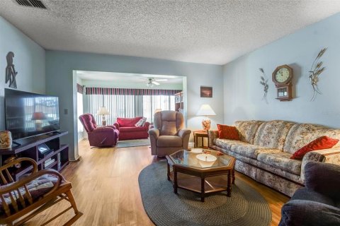 Condo in Port Richey, Florida, 2 bedrooms № 2113270 - photo 8