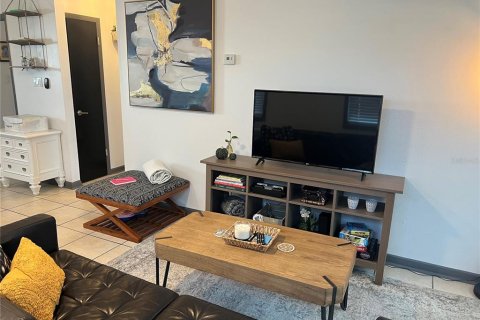 Снять в аренду квартиру в Сент-Питерсберг, Флорида 4 комнаты, 74.32м2, № 1904159 - фото 7