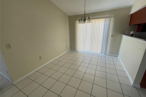 Villa ou maison à louer à Altamonte Springs, Floride: 4 chambres, 120.12 m2 № 2406460 - photo 3