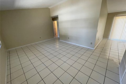 Villa ou maison à louer à Altamonte Springs, Floride: 4 chambres, 120.12 m2 № 2406460 - photo 4