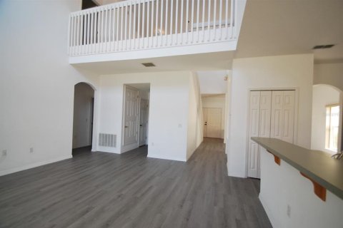 Casa en venta en Davenport, Florida, 5 dormitorios, 227.7 m2 № 1751821 - foto 13
