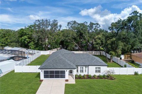Villa ou maison à Spring Hill, Floride 4 chambres, 162.21 m2 № 2360693