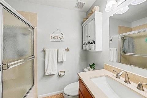 Condo in Hudson, Florida, 2 bedrooms № 2112788 - photo 10