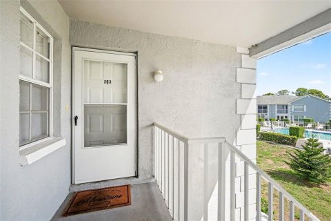 Condo in Hudson, Florida, 2 bedrooms № 2112788 - photo 15