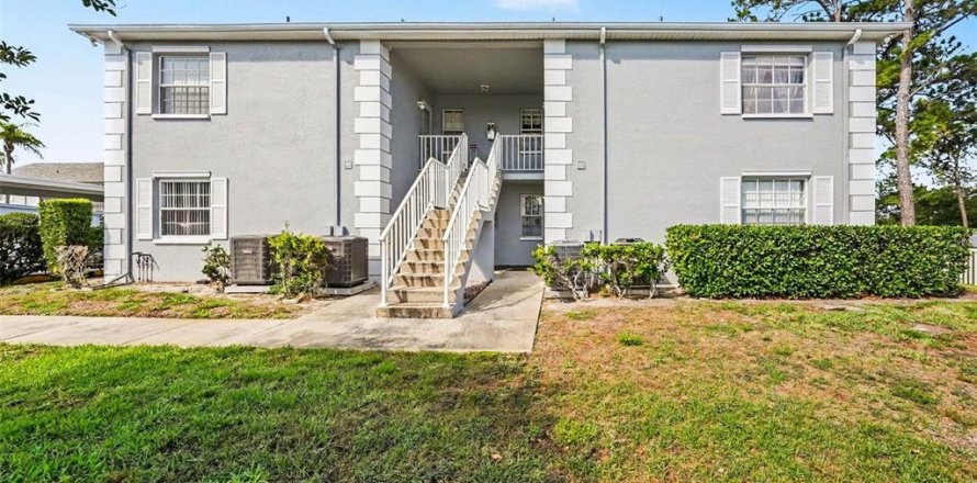 Condo in Hudson, Florida, 2 bedrooms № 2112788