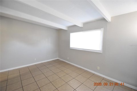 House in Tampa, Florida 3 bedrooms, 91.42 sq.m. № 2384499 - photo 14