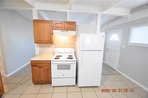 House in Tampa, Florida 3 bedrooms, 91.42 sq.m. № 2384499 - photo 17