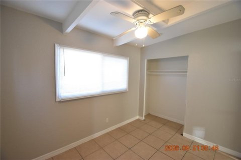 House in Tampa, Florida 3 bedrooms, 91.42 sq.m. № 2384499 - photo 24
