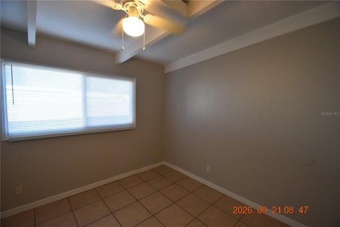 House in Tampa, Florida 3 bedrooms, 91.42 sq.m. № 2384499 - photo 28