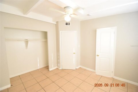 House in Tampa, Florida 3 bedrooms, 91.42 sq.m. № 2384499 - photo 19