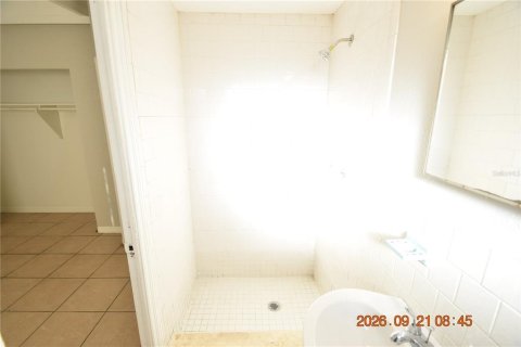 House in Tampa, Florida 3 bedrooms, 91.42 sq.m. № 2384499 - photo 22
