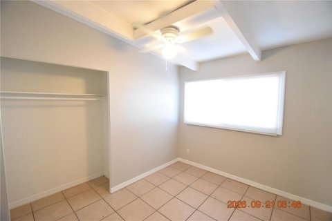 House in Tampa, Florida 3 bedrooms, 91.42 sq.m. № 2384499 - photo 27
