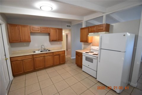 House in Tampa, Florida 3 bedrooms, 91.42 sq.m. № 2384499 - photo 15